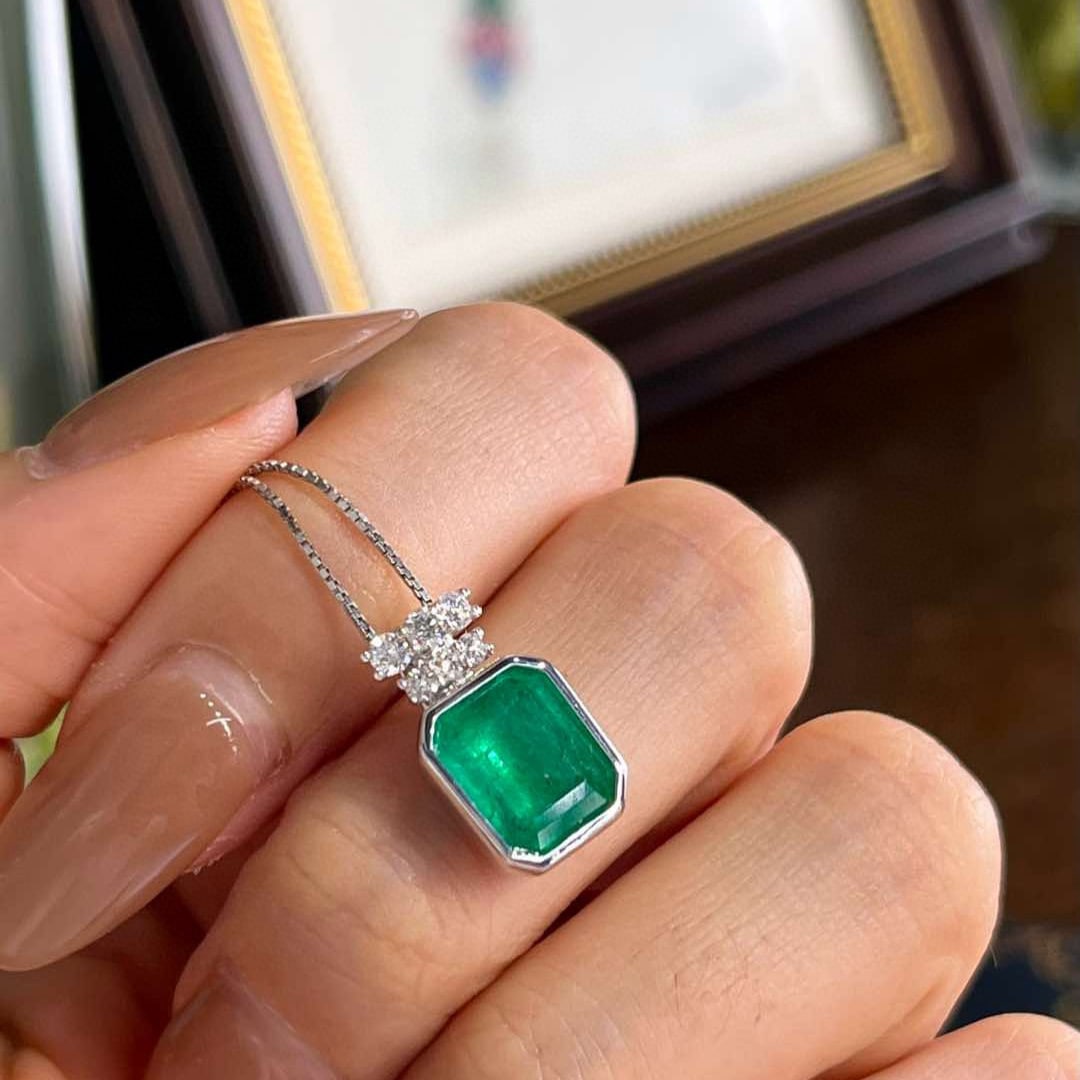 14k Gold 3.08 Ctw Natural Emerald & Diamond Pendant( Without Chain ) - 3