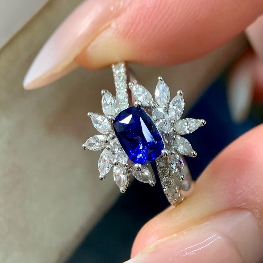 14k Gold 1.80 Ctw Natural Sapphire & Diamond Ring - 3
