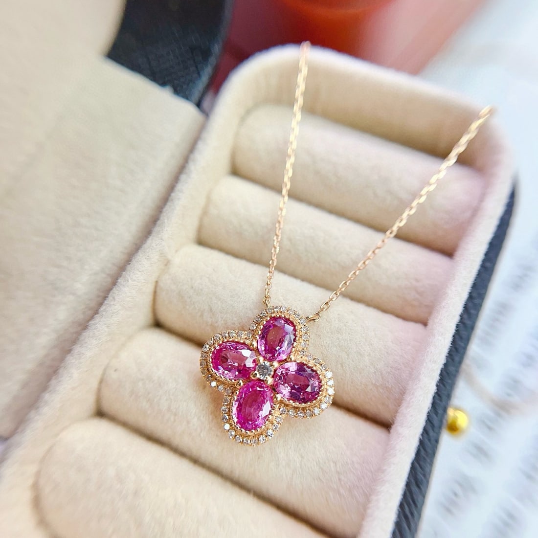 14k Gold 2.00 Ct Natural Padparadscha Sapphire & Sapphire Necklace - 3