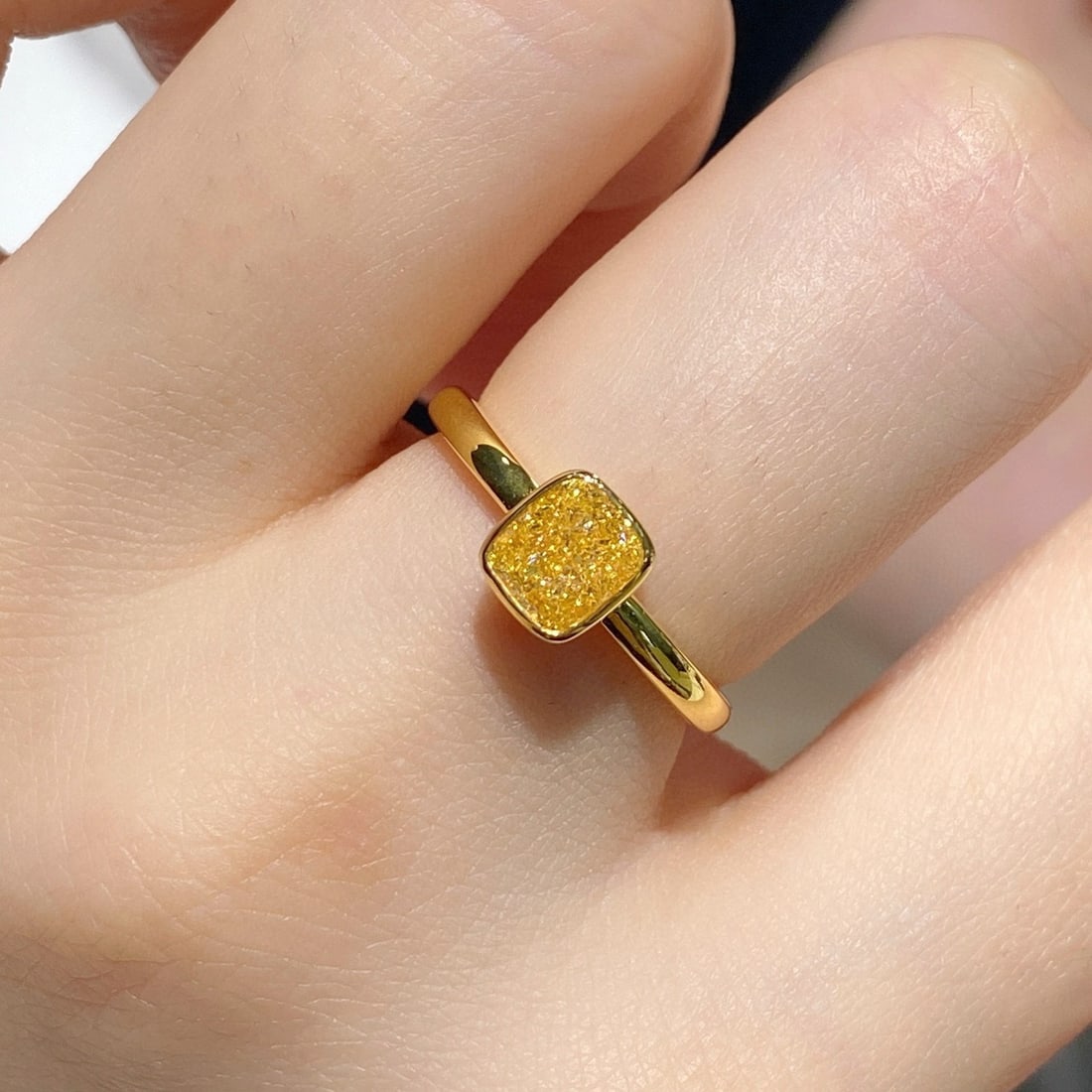 Gia Certified 14k Gold 1.02 Ct Natural Yellow Diamond Ring - 2
