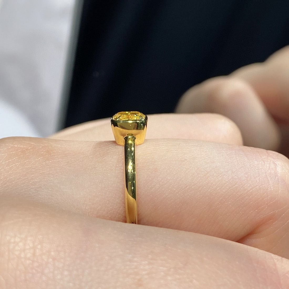 Gia Certified 14k Gold 1.02 Ct Natural Yellow Diamond Ring - 3