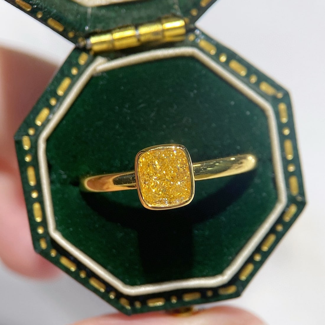 Gia Certified 14k Gold 1.02 Ct Natural Yellow Diamond Ring - 5