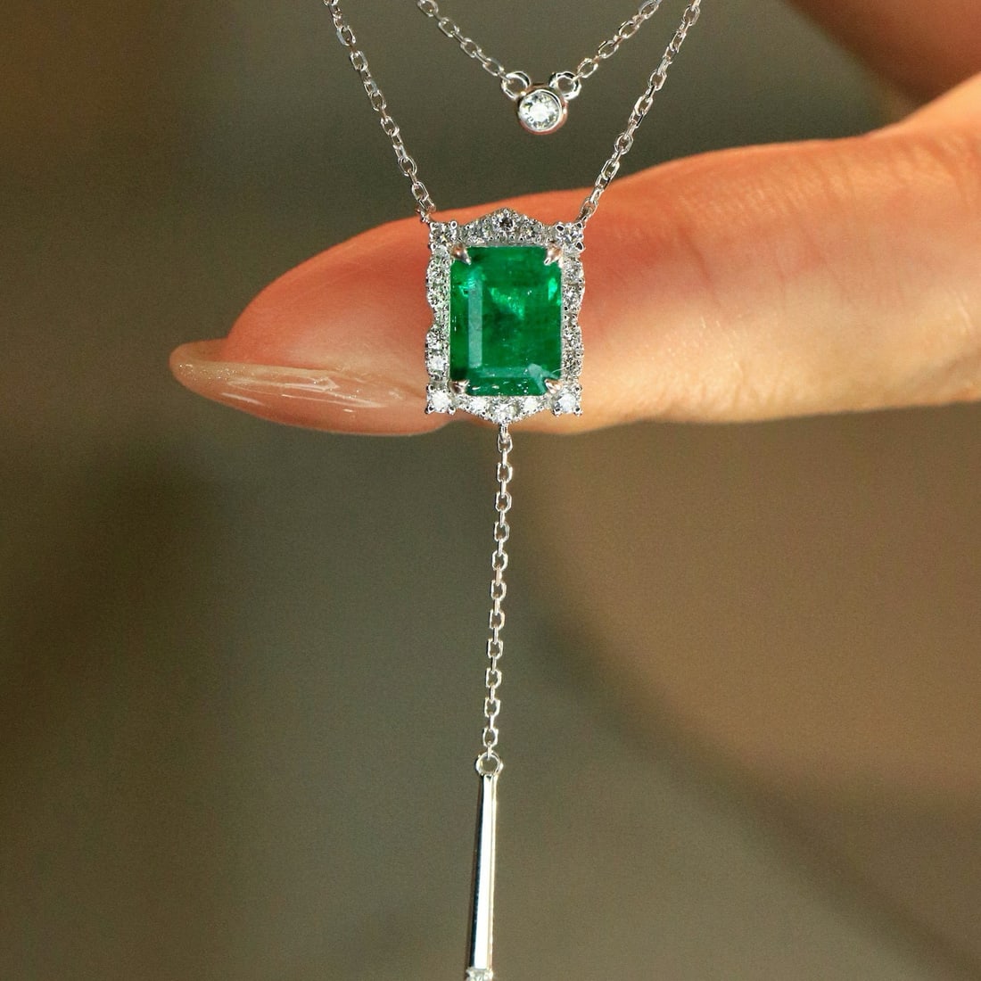 14k Gold 1.84 Ctw Vivid Green Natural Emerald & Diamond Necklace - 7