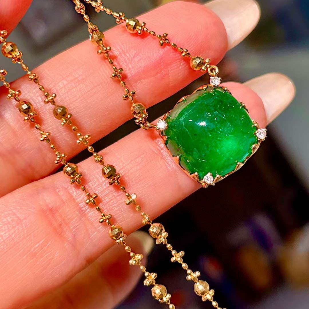 14k Gold 9.17 Ctw Vivid Green Natural Emerald & Diamond Necklace - 4