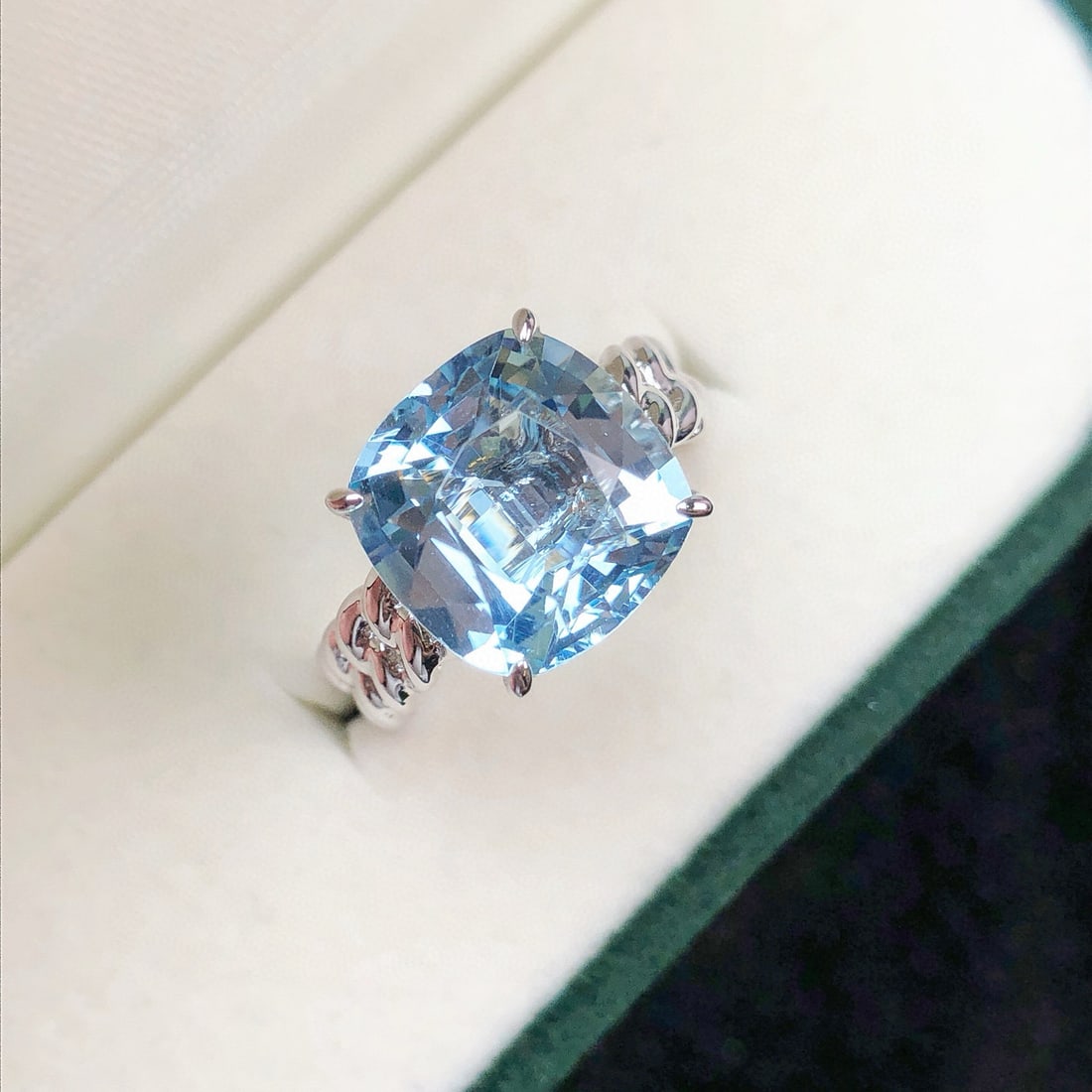 14k Gold 5.27 Ct Natural Aquamarine Ring - 2
