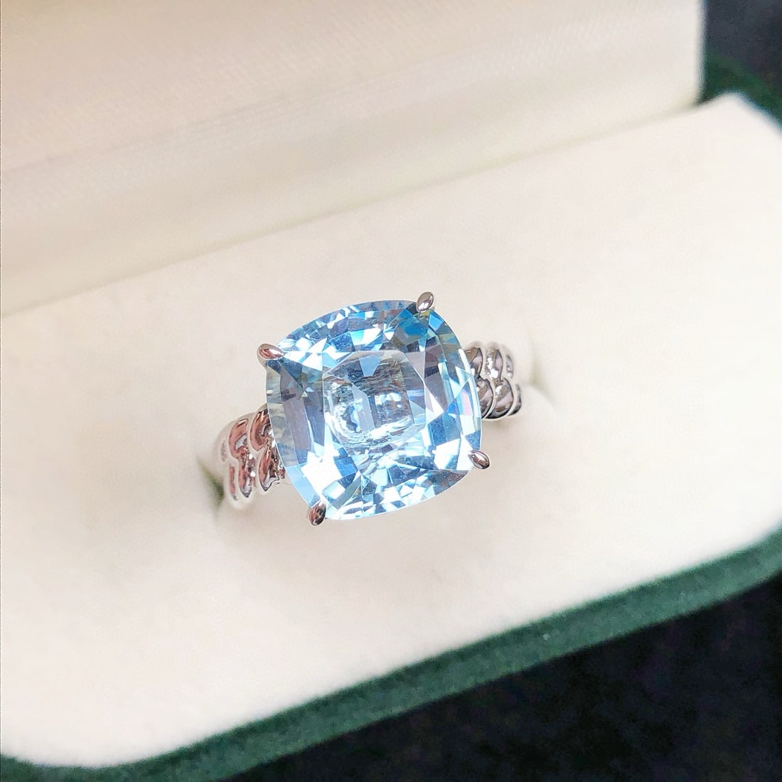 14k Gold 5.27 Ct Natural Aquamarine Ring - 5