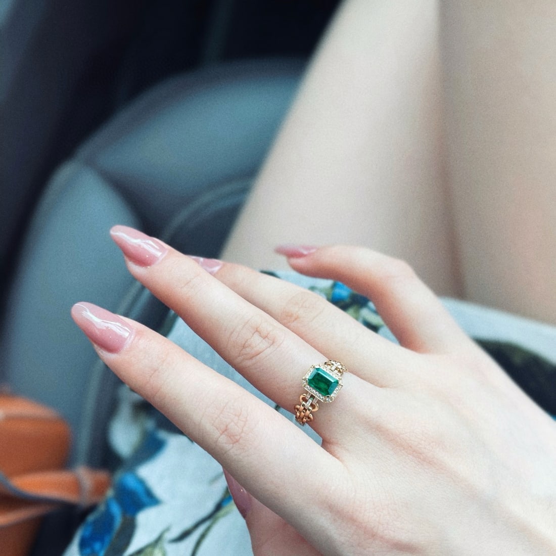 14k Gold 1 Ct Vivid Green Natural Emerald & Diamond Ring - 3