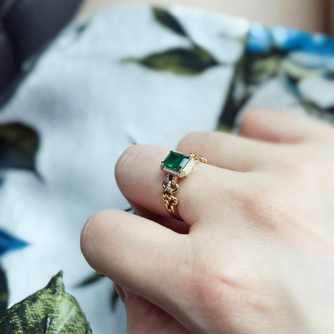 14k Gold 1 Ct Vivid Green Natural Emerald & Diamond Ring - 5