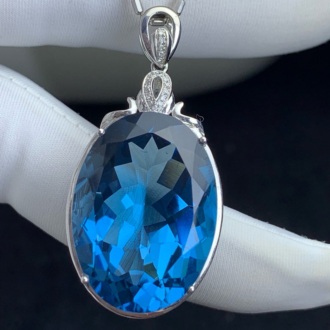 14k Gold 36.1 Ct Natural Topaz & Diamond Pendant( Without Chain ) - 3