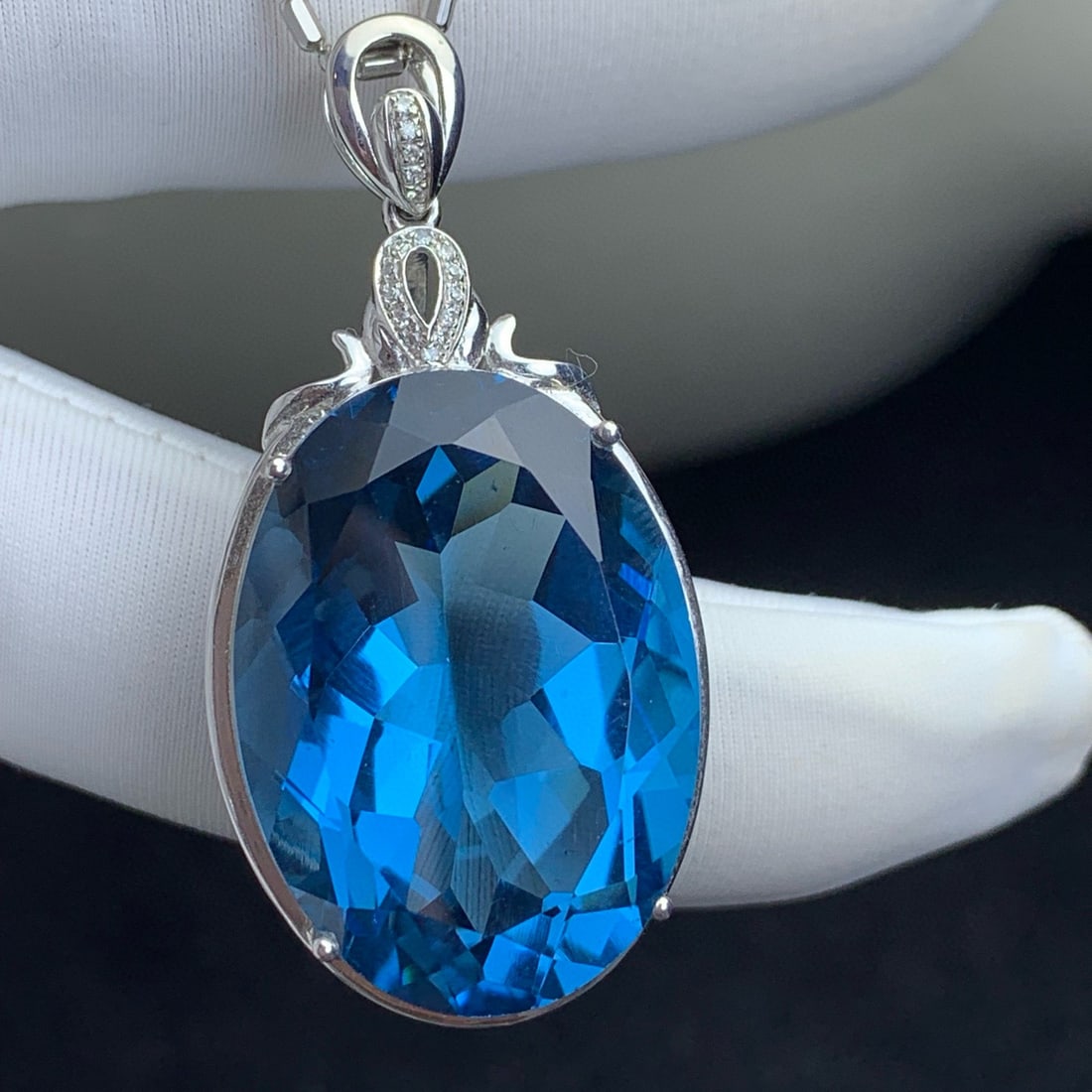 14k Gold 36.1 Ct Natural Topaz & Diamond Pendant( Without Chain ) - 6