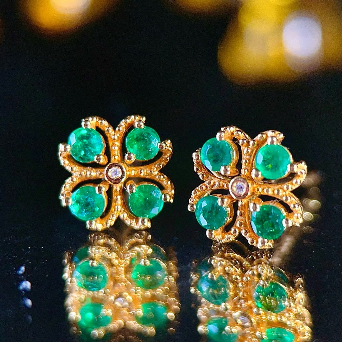 14k Gold 0.7 Ct Natural Emerald & Diamond Earrings - 3