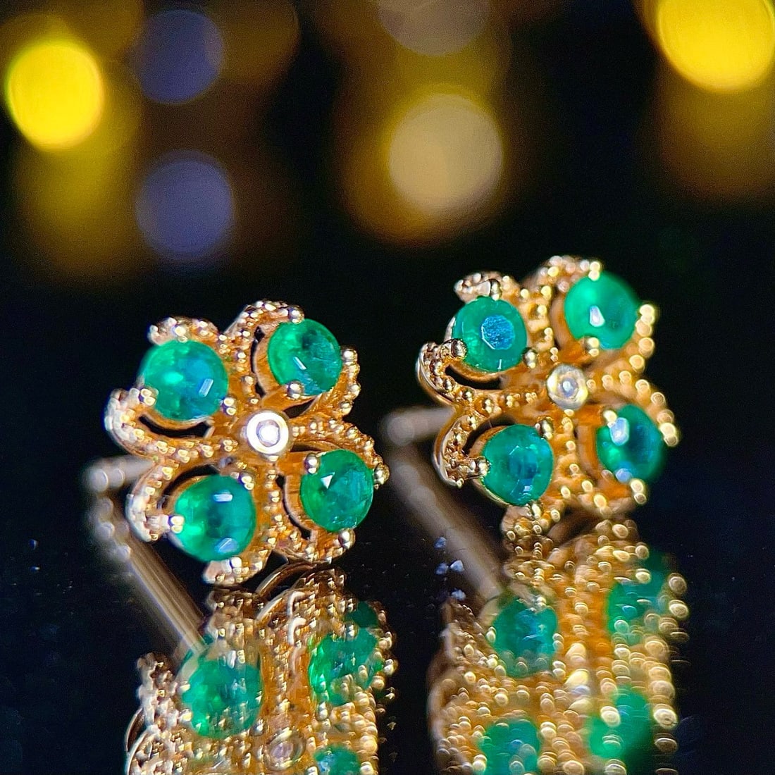 14k Gold 0.7 Ct Natural Emerald & Diamond Earrings - 4