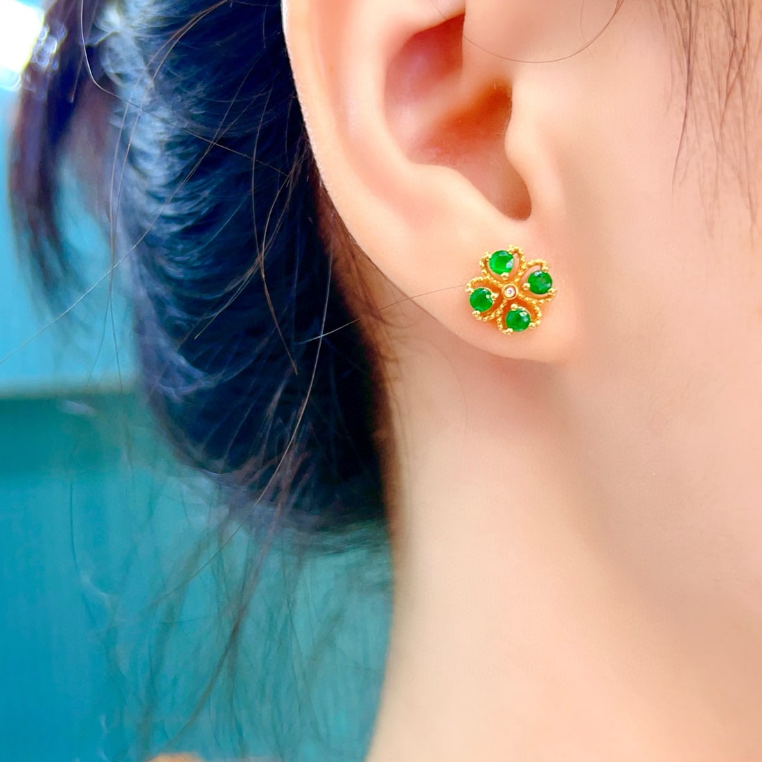 14k Gold 0.7 Ct Natural Emerald & Diamond Earrings - 6