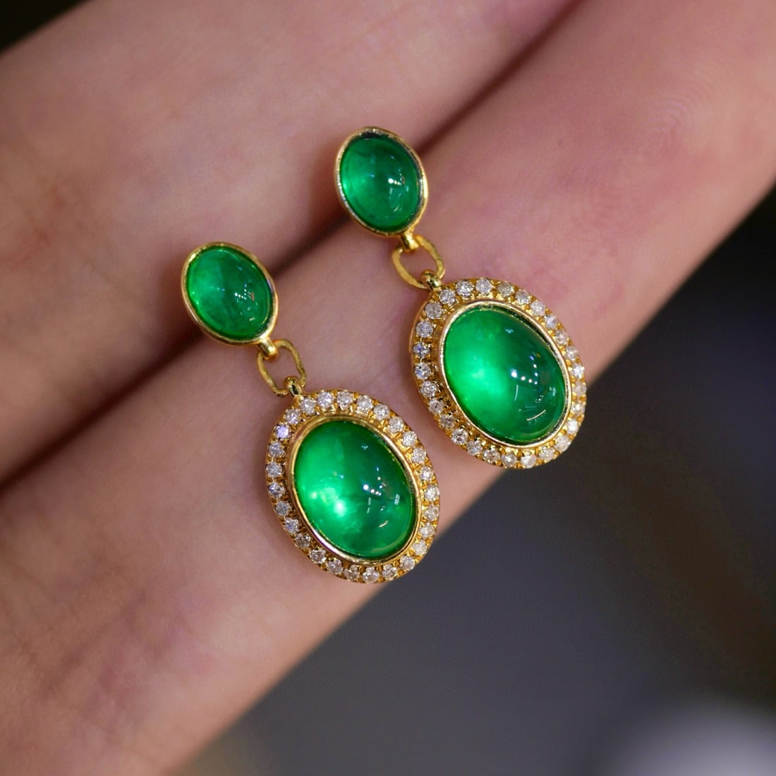 14k Gold 2.00 Ct Natural Emerald & Diamond Earrings - 3