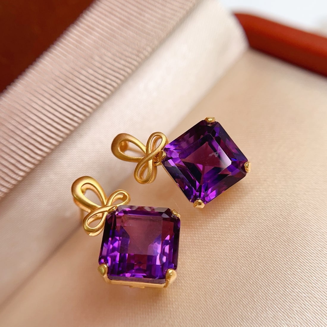 14k Gold 11.8 Ct Natural Amethyst Earrings - 3