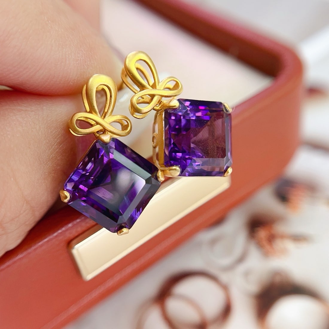 14k Gold 11.8 Ct Natural Amethyst Earrings - 8