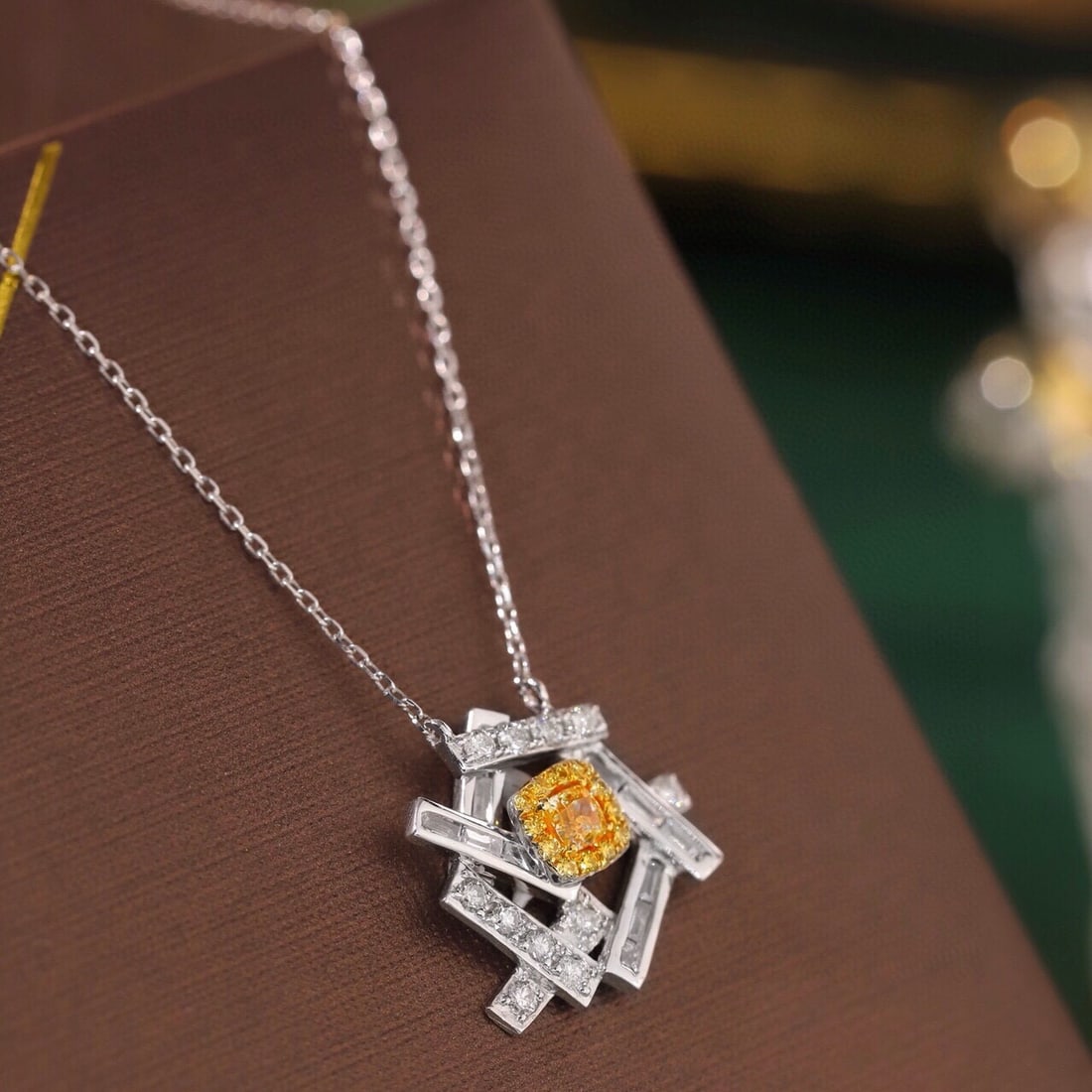 14k Gold 0.50 Ctw Natural Yellow Diamond & Diamond Necklace - 3
