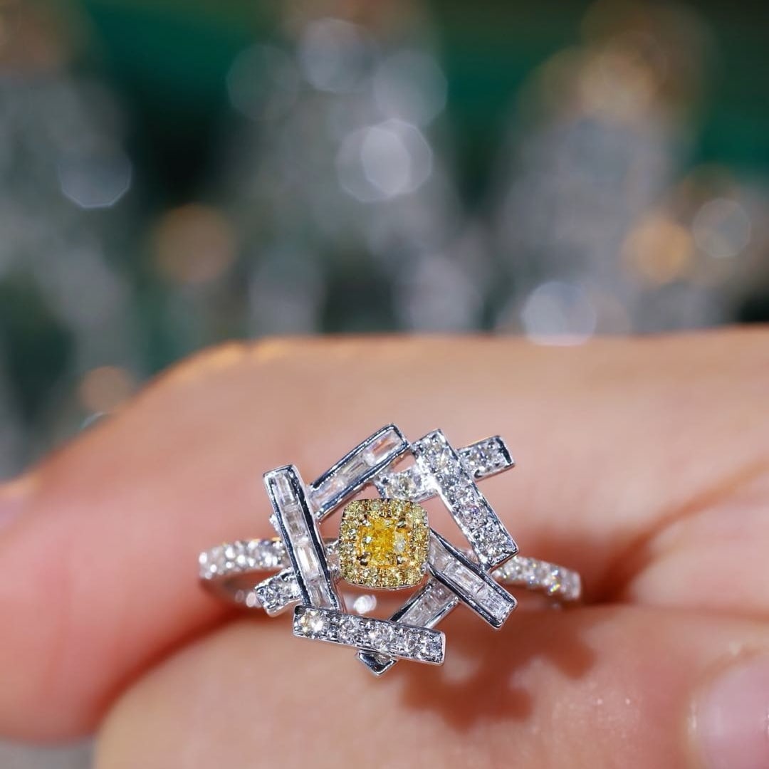 14k Gold 0.6 Ctw Natural Yellow Diamond & Diamond Ring - 4