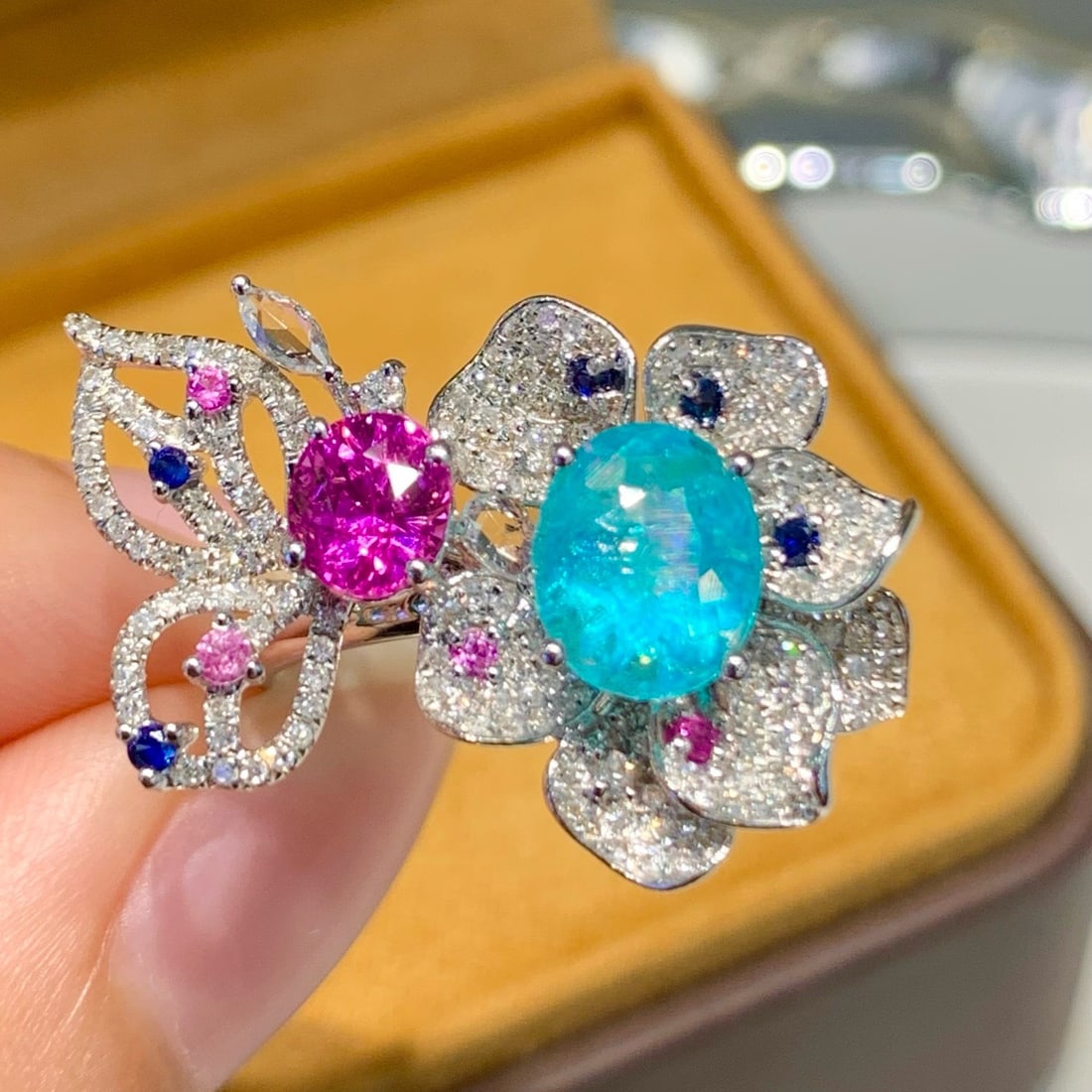 14k Gold 2.5 Ct Natural Paraiba Tourmaline & Sapphire Ring - 2
