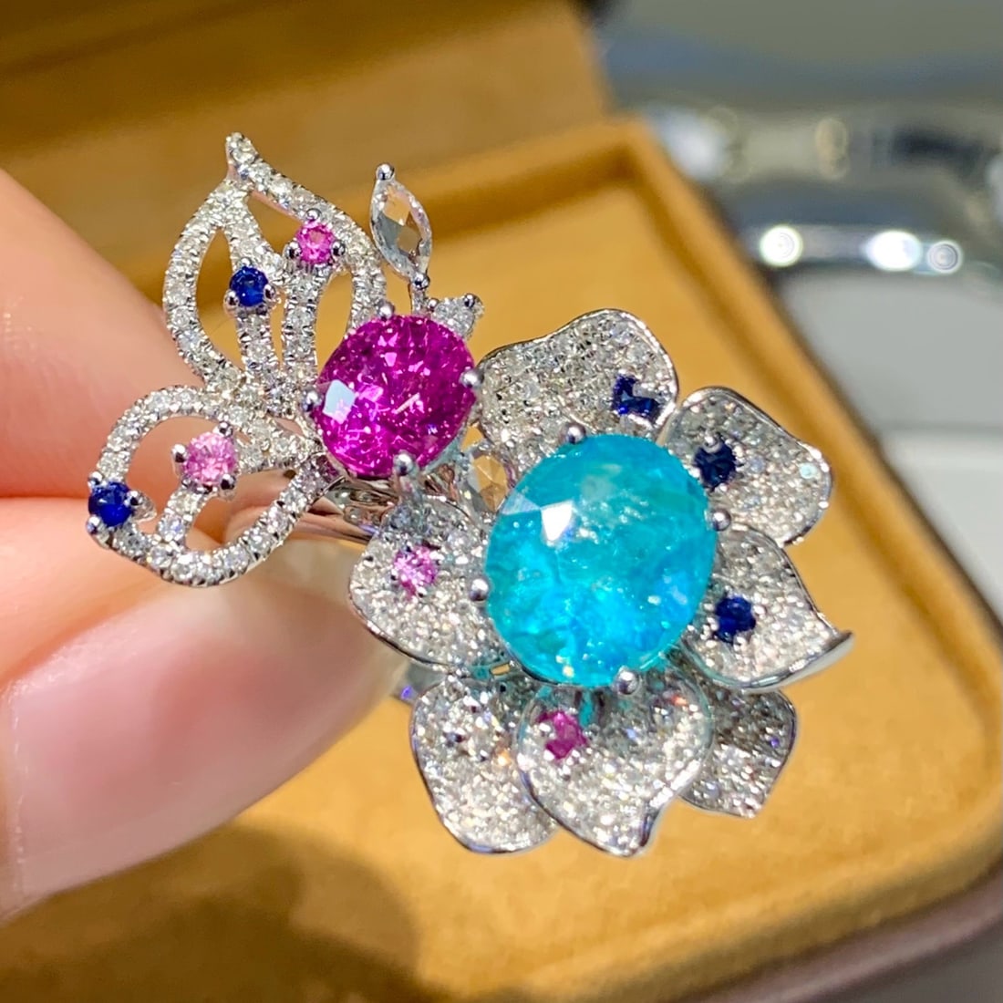14k Gold 2.5 Ct Natural Paraiba Tourmaline & Sapphire Ring - 3