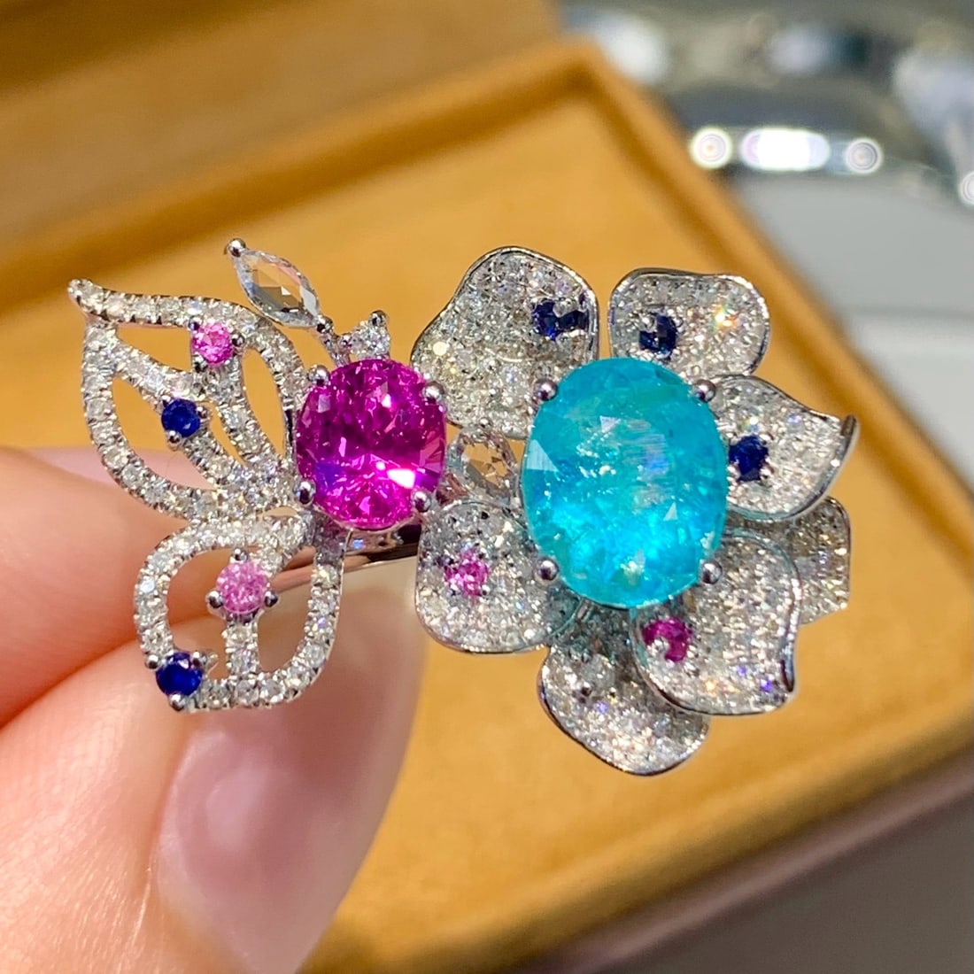 14k Gold 2.5 Ct Natural Paraiba Tourmaline & Sapphire Ring - 4