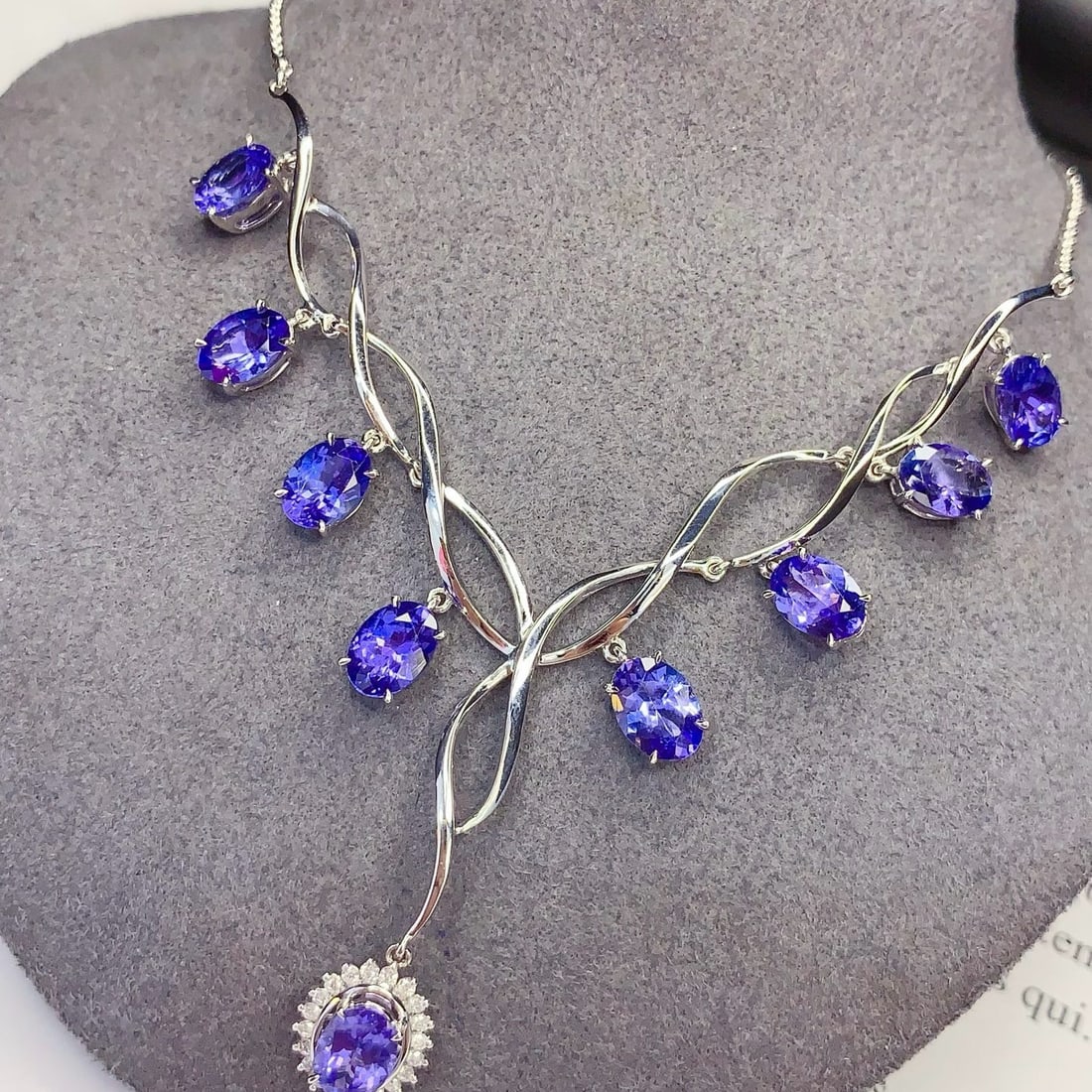14k Gold 8.68 Ct Natural Tanzanite & Diamond Necklace - 2