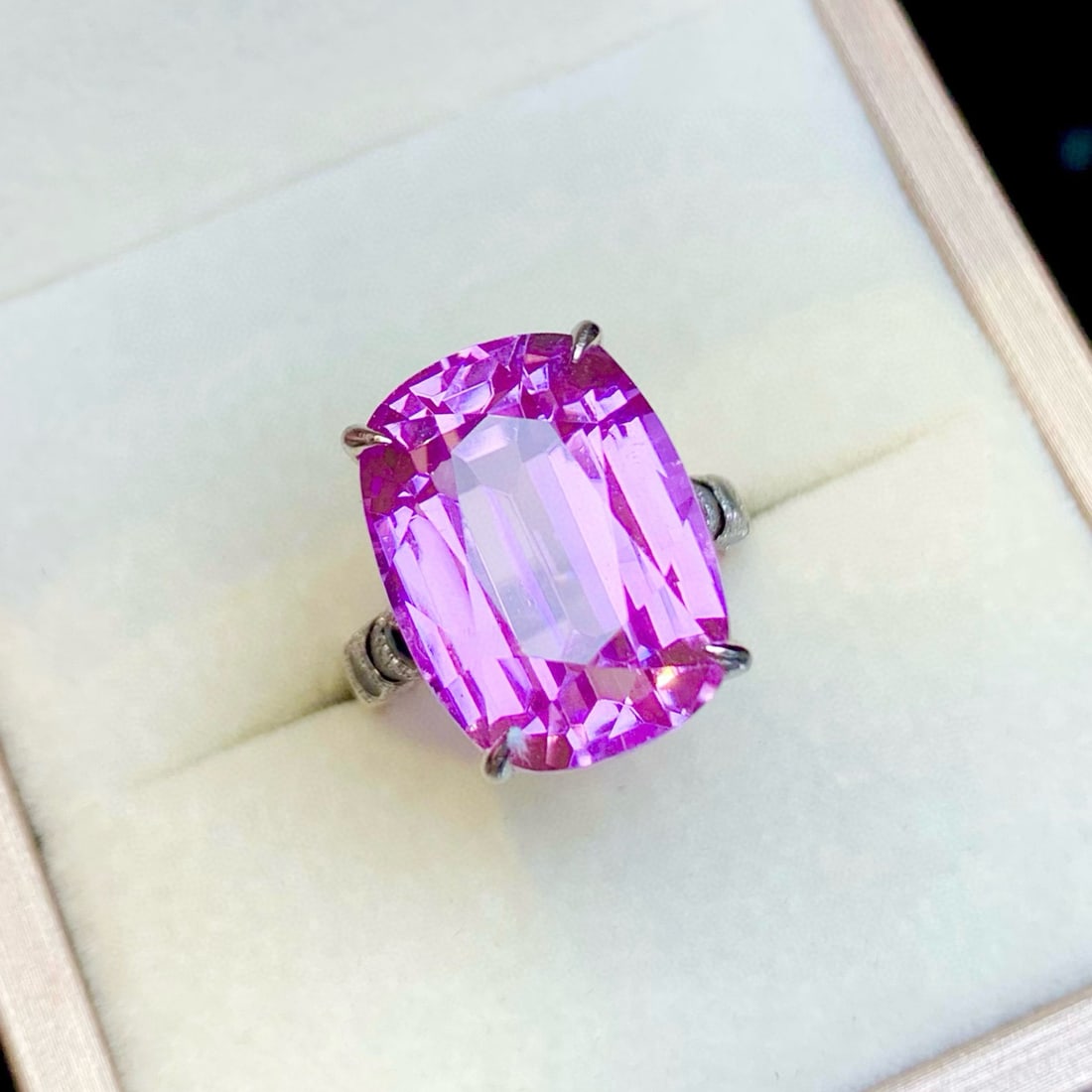 14k Gold 23.2 Ct Natural Kunzite & Diamond Ring - 2