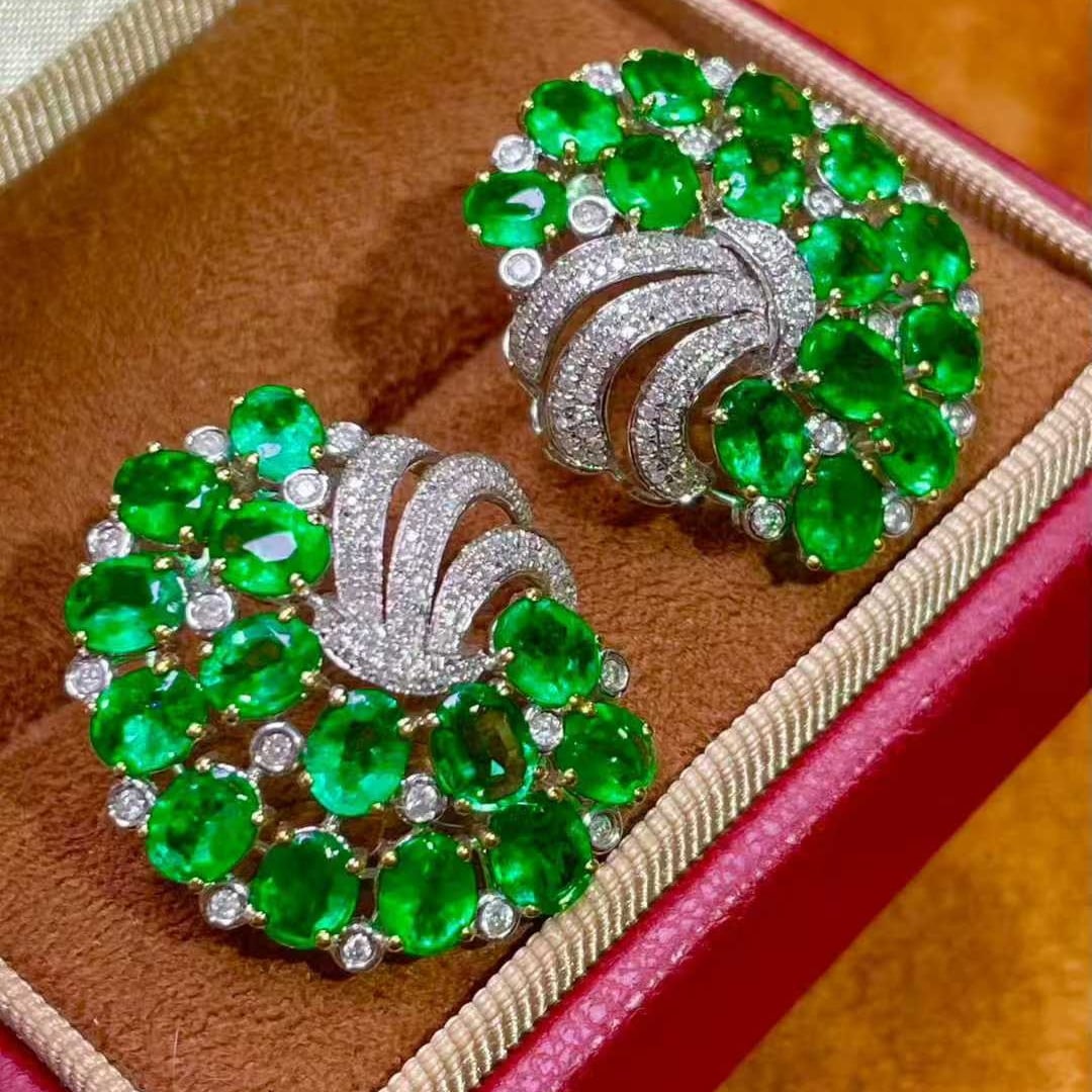 14k Gold 8.5 Ct Natural Emerald & Diamond Earrings - 2