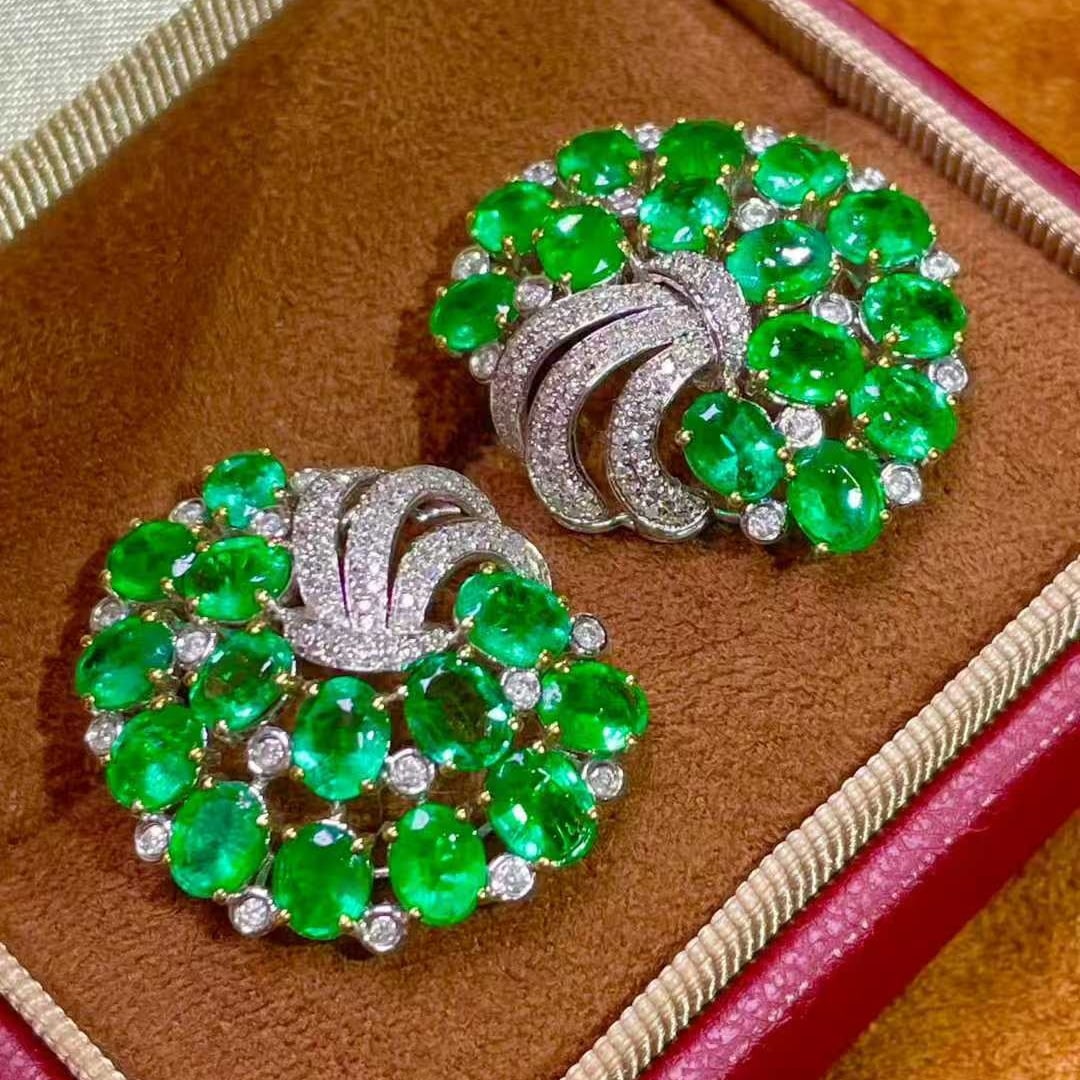 14k Gold 8.5 Ct Natural Emerald & Diamond Earrings - 7