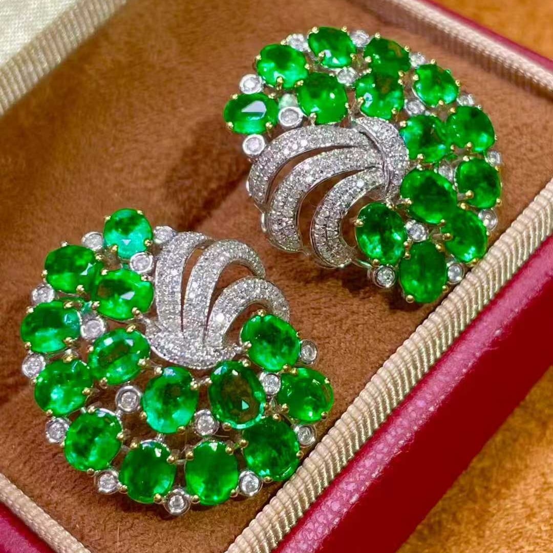 14k Gold 8.5 Ct Natural Emerald & Diamond Earrings - 9