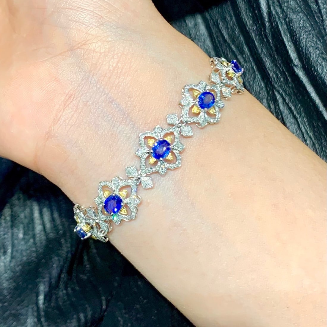 14k Gold 7.2 Ct Natural Sapphire & Diamond Bracelet - 4