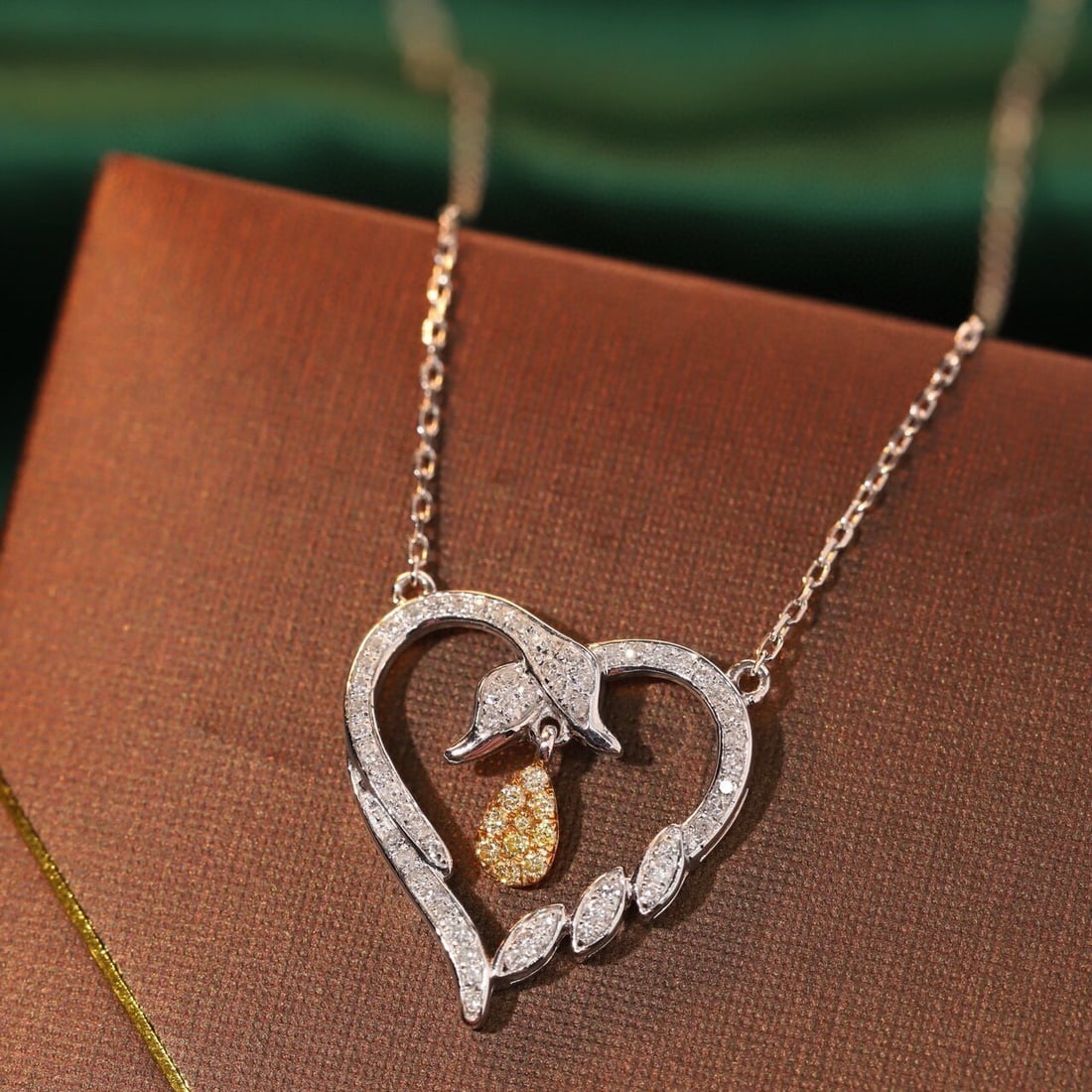 14k Gold 0.25 Ct Natural Yellow Diamond & Diamond Necklace - 2