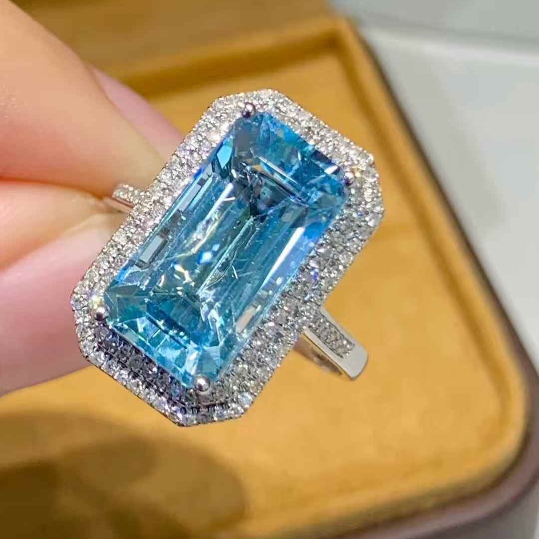 14k Gold 4.6 Ct Natural Aquamarine & Diamond Ring - 3