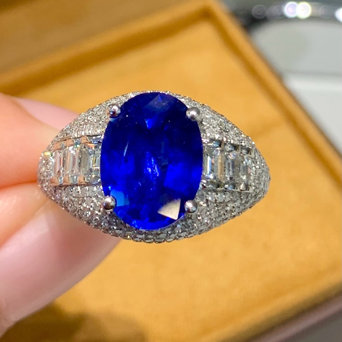 14k Gold 3.3 Ct Natural Sapphire & Diamond Ring - 2