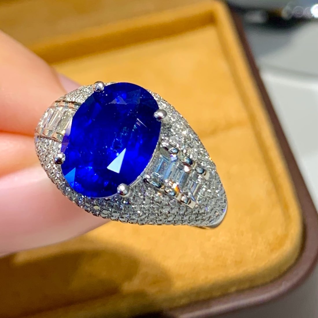 14k Gold 3.3 Ct Natural Sapphire & Diamond Ring - 3