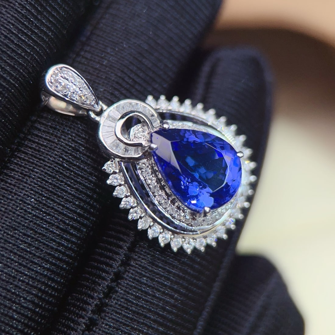 14k Gold 3.90 Ctw Natural Tanzanite & Diamond Pendant( Without Chain ) - 3