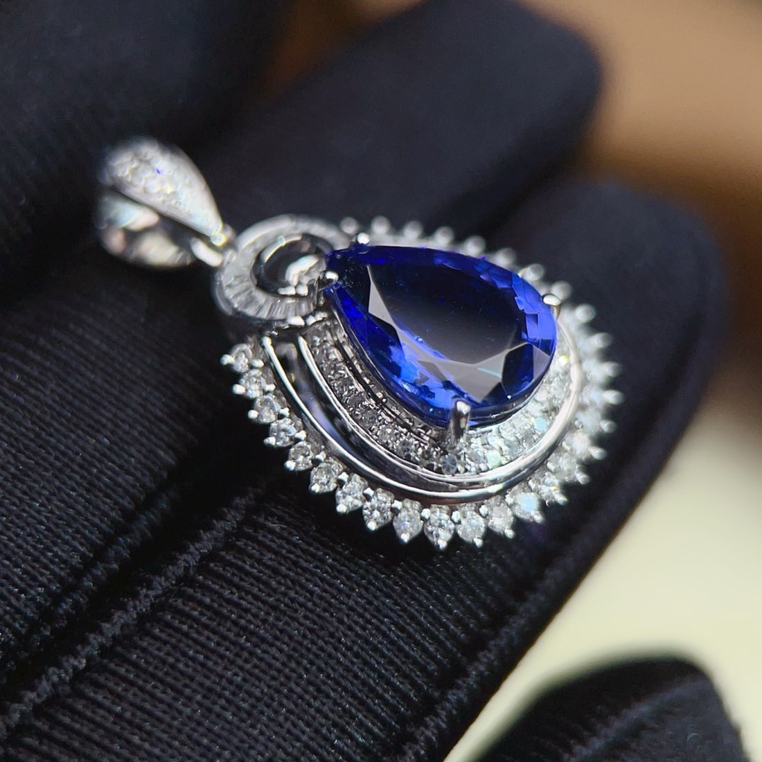 14k Gold 3.90 Ctw Natural Tanzanite & Diamond Pendant( Without Chain ) - 5