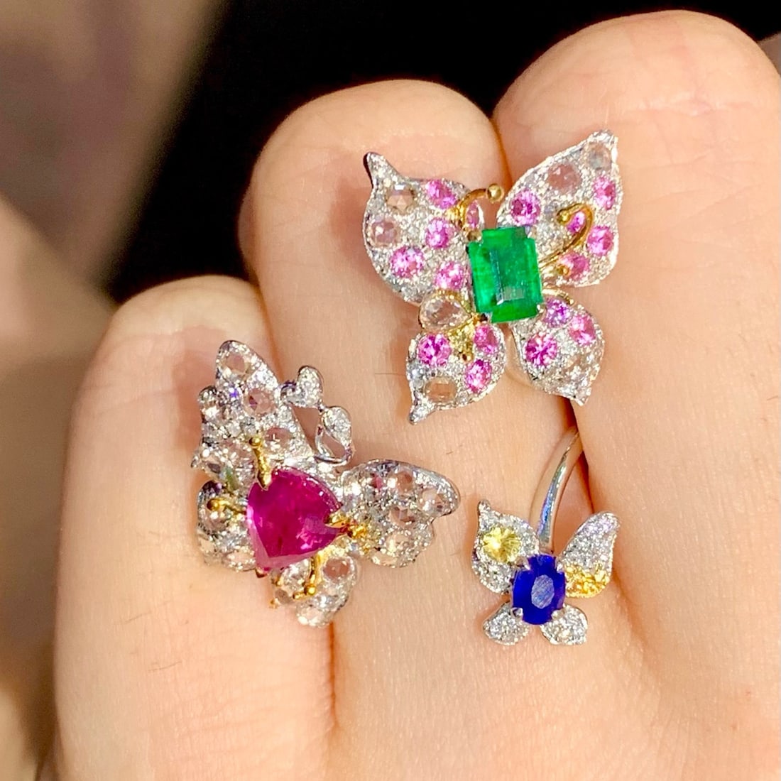 14k Gold 1.8 Ct Natural Ruby & Emerald & Sapphire Ring - 4