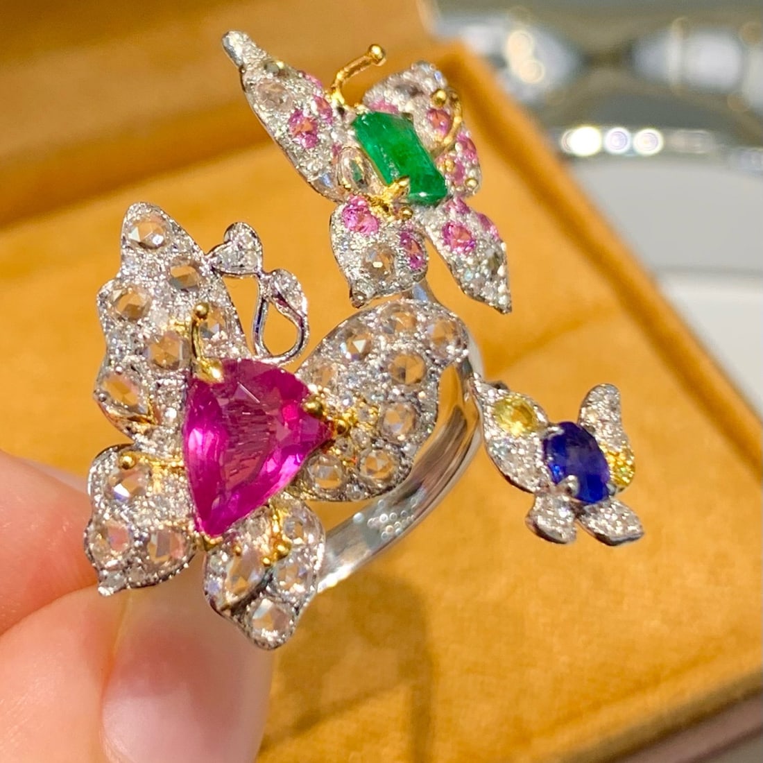14k Gold 1.8 Ct Natural Ruby & Emerald & Sapphire Ring - 6