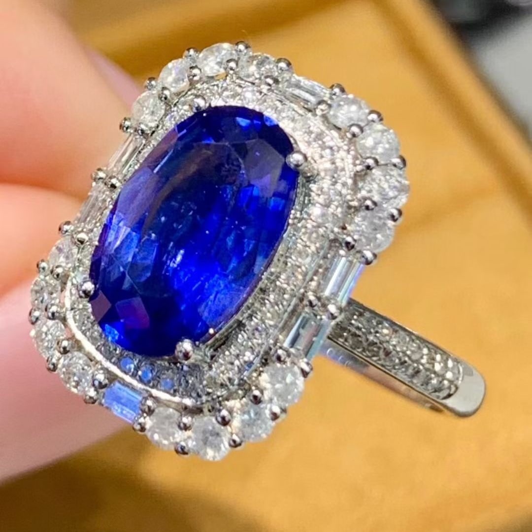 14k Gold 2.5 Ct Natural Sapphire & Diamond Ring - 3
