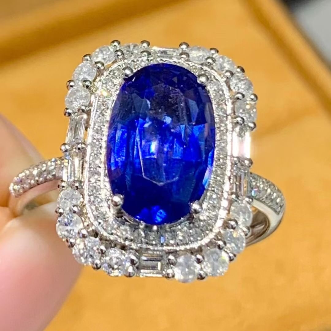 14k Gold 2.5 Ct Natural Sapphire & Diamond Ring - 4