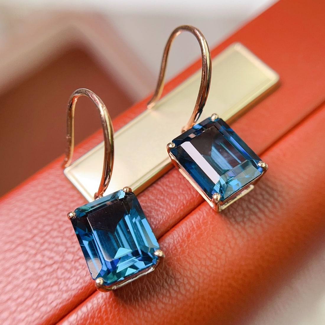 14k Gold 6.5 Ct Natural Topaz Earrings - 3