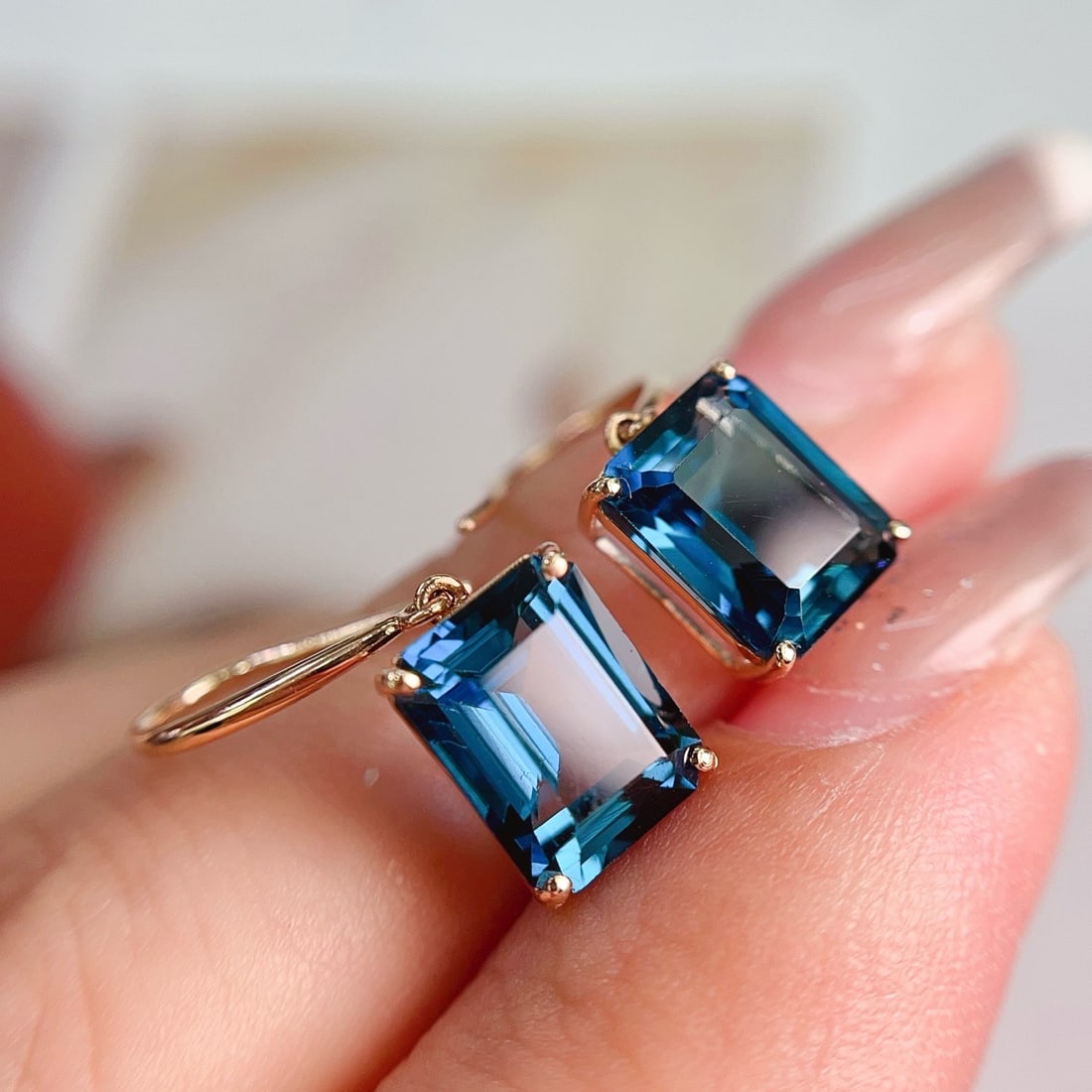 14k Gold 6.5 Ct Natural Topaz Earrings - 4