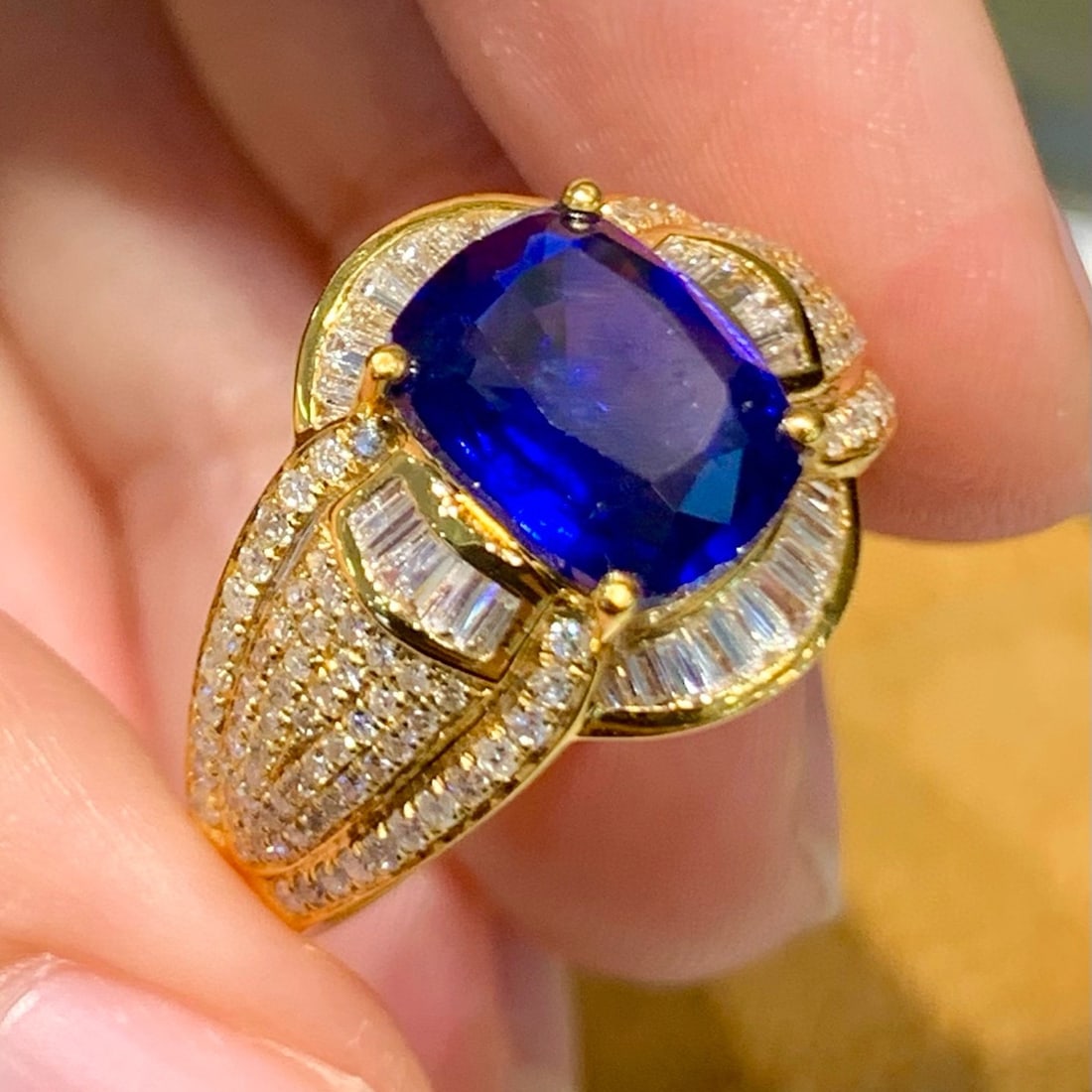 14k Gold 2.7 Ct Natural Sapphire & Diamond Ring - 3