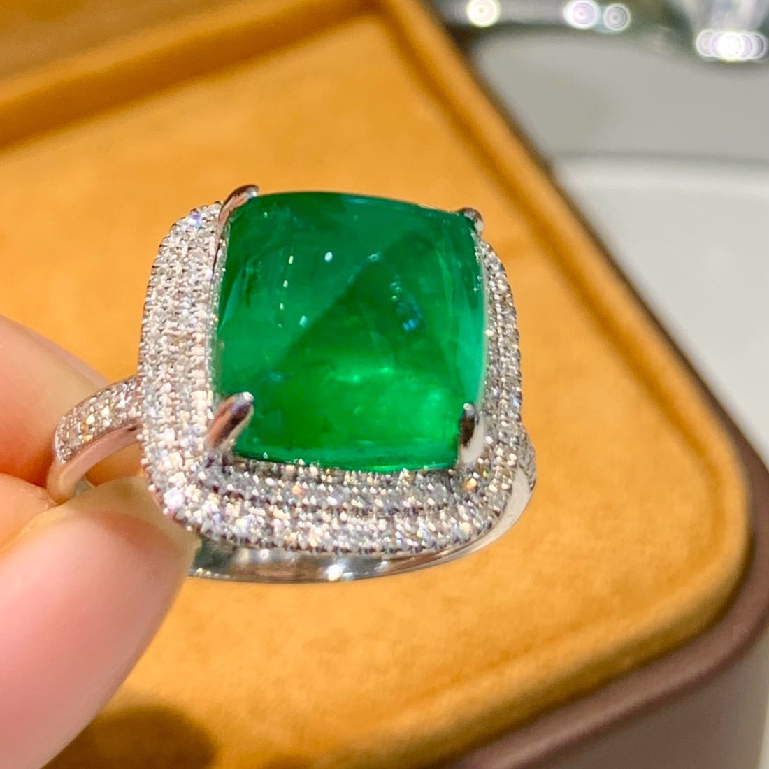 14k Gold 6 Ct Natural Emerald & Diamond Ring - 3