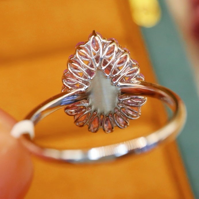 14k Gold 0.85 Ctw Natural Padparadscha Sapphire & Diamond Ring - 4
