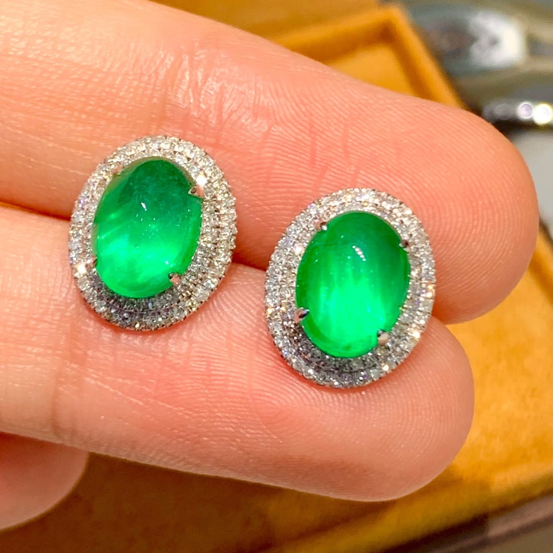 14k Gold 3.2 Ct Natural Emerald & Diamond Earrings - 5