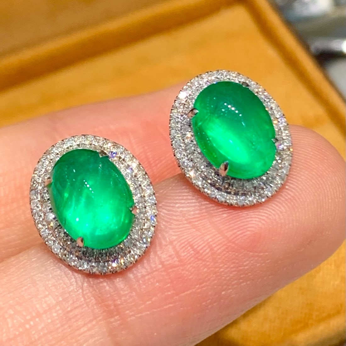 14k Gold 3.2 Ct Natural Emerald & Diamond Earrings - 6