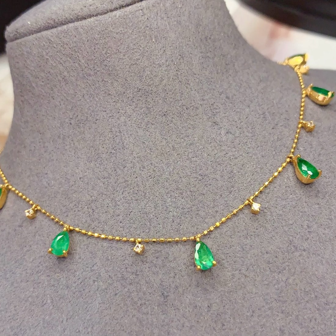 14k Gold 2.15 Ct Natural Emerald & Sapphire Necklace - 2