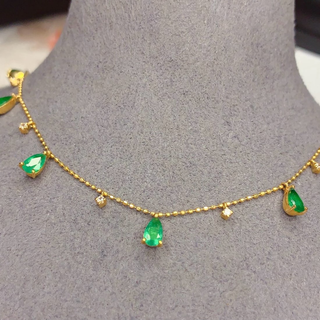 14k Gold 2.15 Ct Natural Emerald & Sapphire Necklace - 4